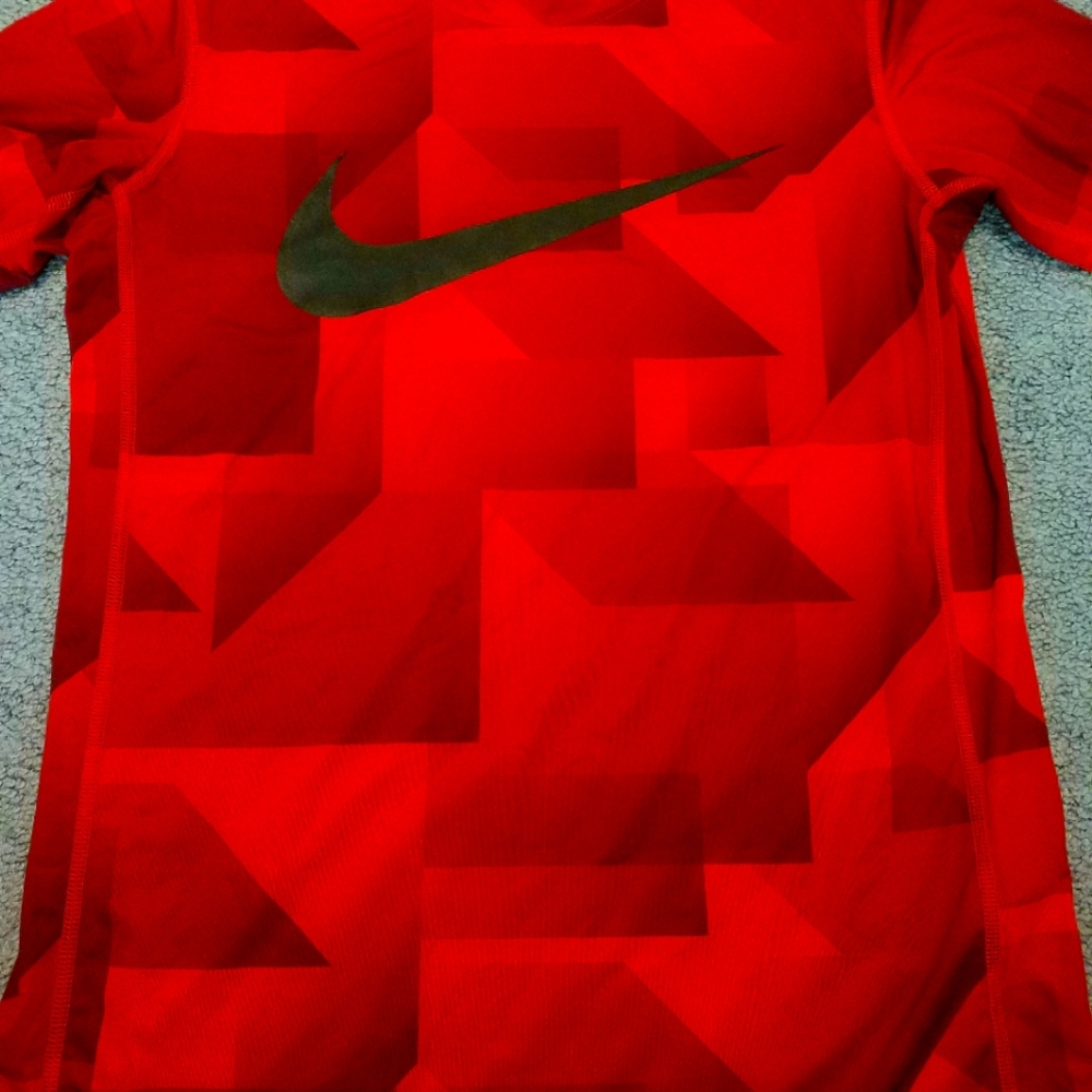 Nike shirt and short outfit size XL youth